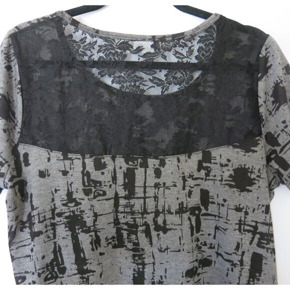CATO Short Sleeve Top Size 18/20W Plus Lace Envelope Hem Black Gray Casual - Picture 6 of 9